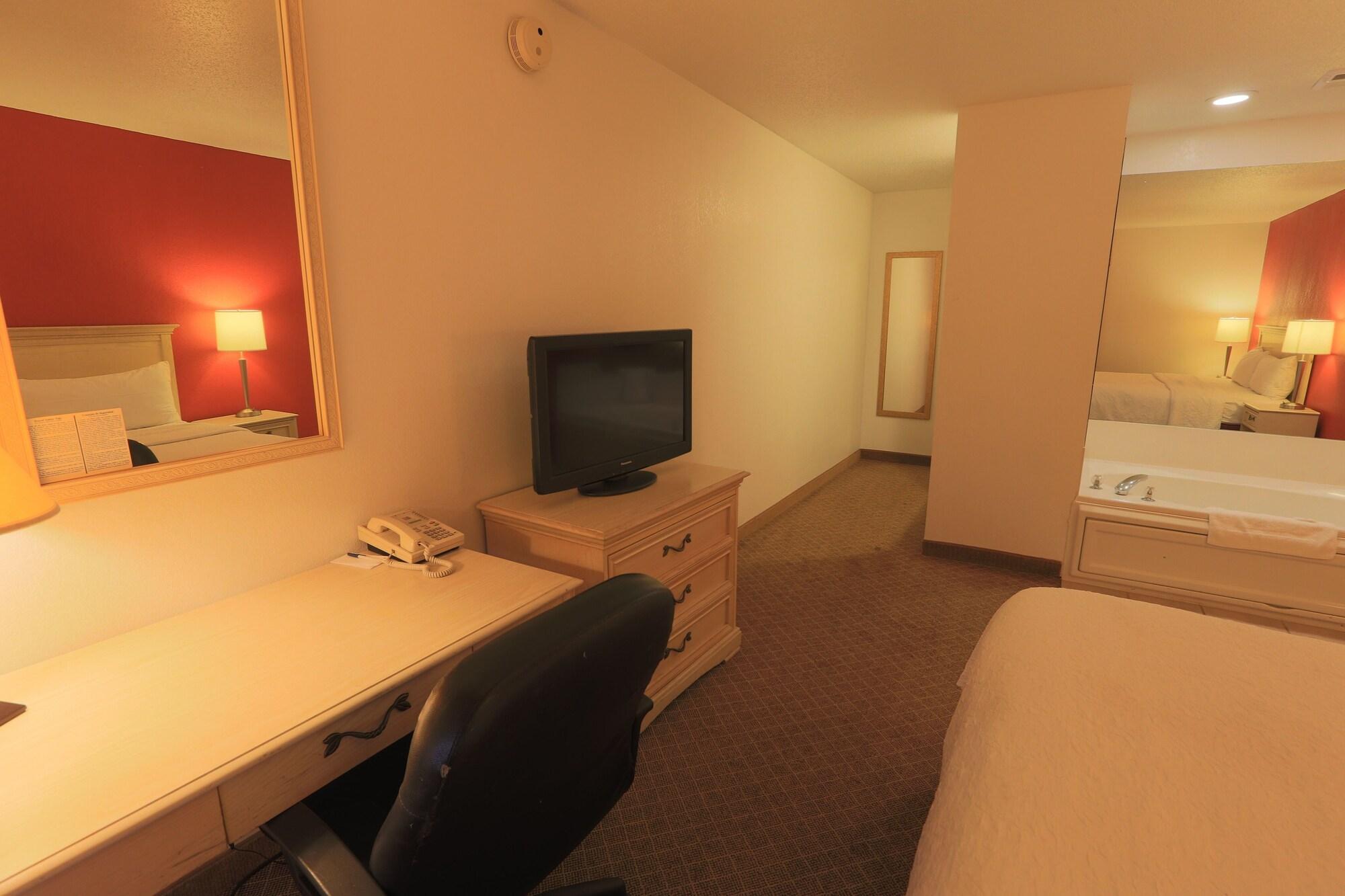 Days Inn By Wyndham Calumet Park Екстериор снимка