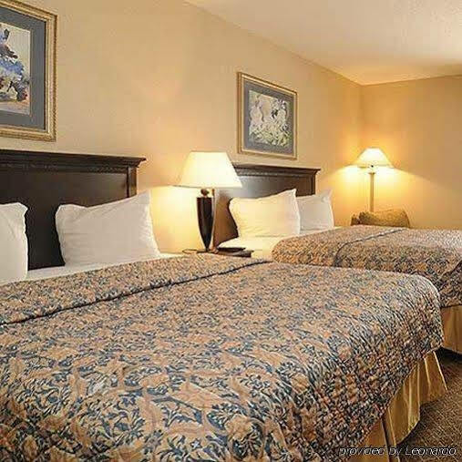 Days Inn By Wyndham Calumet Park Екстериор снимка